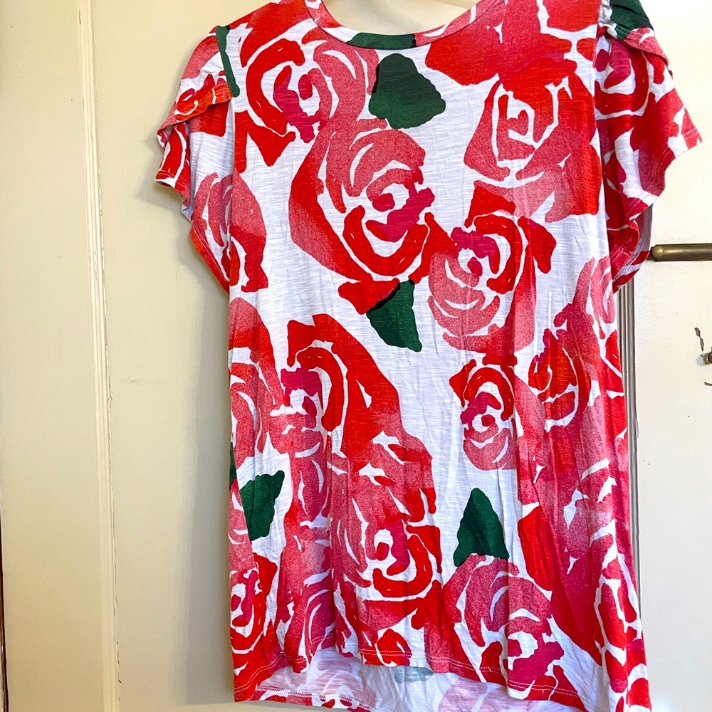Big floral blouse!